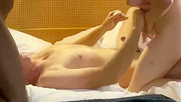 Marido Bissexual Caseiro com Pau Preto Grande e Ménage com Esposa