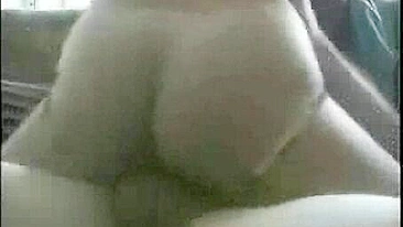 Pornô caseiro de lactação com casal morena peituda