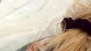 Boquete Público Caseiro com Namorada Amadora em Caminhada na Natureza na Pandemia