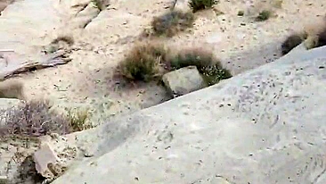 Boquete Público Caseiro com Namorada Amadora em Caminhada na Natureza na Pandemia