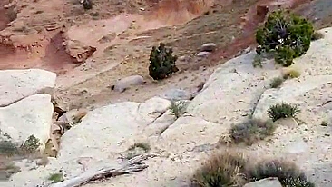 Boquete Público Caseiro com Namorada Amadora em Caminhada na Natureza na Pandemia