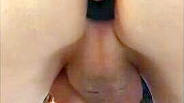 Milf Dominadora Dá Anal Amador com Plug no Cu em Sexo Caseiro