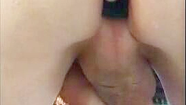 Milf Dominadora Dá Anal Amador com Plug no Cu em Sexo Caseiro