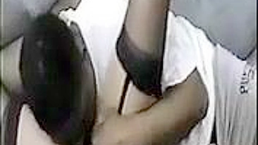 Esposa amadora fisting com orgasmo e negão em sexo cuckold caseiro