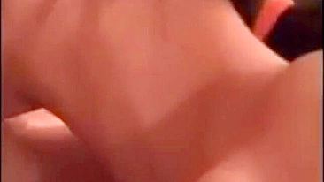 Asiática Amadora Lambedora de Cu Chupando Namorada em Sexo Caseiro Real