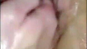 Orgasmo de Fisting Caseiro com Gordinha se Masturbando BBW Amadora