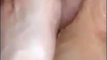 Orgasmo de Fisting Caseiro com Gordinha se Masturbando BBW Amadora