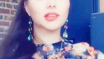 Orgasmos com Squirt Caseiro da Morena Peituda se Masturbando