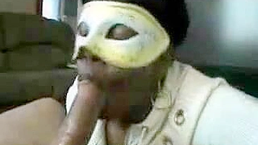 Vídeo Porno Caseiro com Pauzões, Boquetes, Engolindo Porra e Garganta Profunda