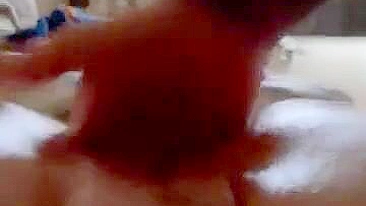 Esguichadora de Jersey em Orgasmo Amador Caseiro