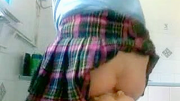 Anal Gay Caseiro Gigante com Dildos Enormes