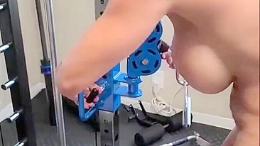 Loira Gostosa se Masturba com Dildo em Porno Caseiro