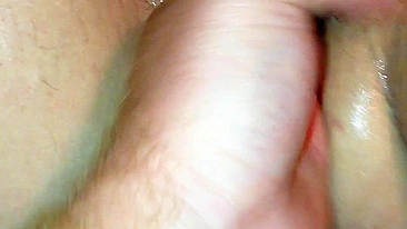 Pornô Caseiro de Fisting com Bucetas Peludas e Bagunçadas