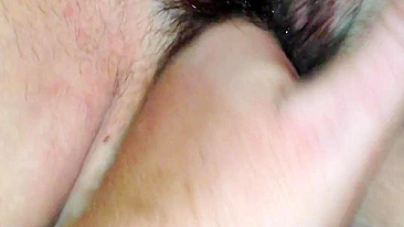 Pornô Caseiro de Fisting com Bucetas Peludas e Bagunçadas