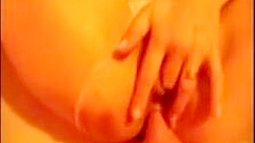 MILF Casada Gozando com Dildo em Vídeo Caseiro