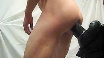 Sexo Anal Gay Caseiro com Dildos Enormes e Gozada