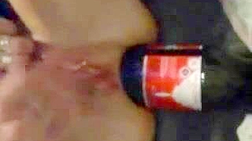 Esposa MILF com Fisting Anal de Garrafa Grande em Sexo Caseiro
