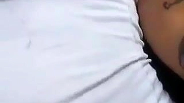 Esguicho Caseiro de Latina - Orgasmo Amador com Peitos Grandes