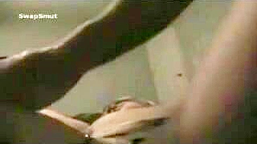 Anal caseiro com strapon grande - esposa fode o marido