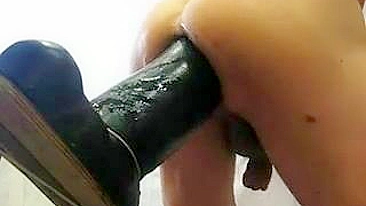 Anal Gay Caseiro Gigante com Dildo Enorme e Masturbação Bi