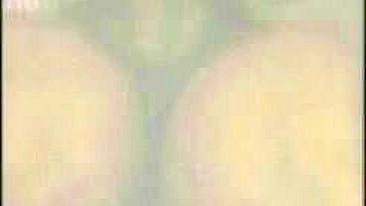 Suruba Interracial com Esposinha Miúda e Paus Pretos Grandes