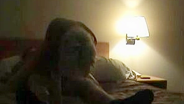 Esposa MILF em Ménage Selvagem - MILF Peituda Troca Marido com Amigo