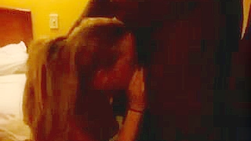 Gangbang Interracial com Coroa Vadia e Marido Corno