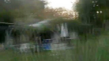 Ruiva Amadora Gozando na Boca em Gangbang no Lago