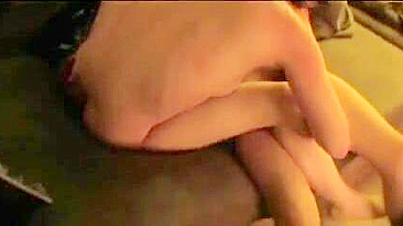 Morena de Peitinhos em Suruba Amadora Interracial com Grupo