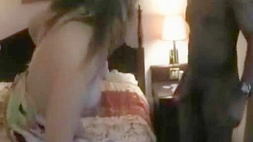 Gostosa Preta Levando Suruba com Pau Preto e Liberais