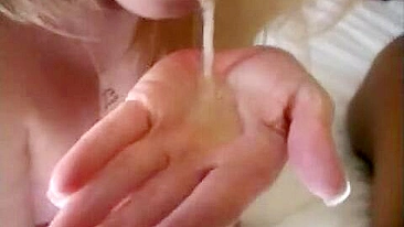 Gangbang Interracial de MILF com Gozada Engolida