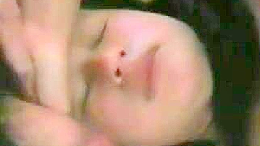 Chinesa MILF Amadora em Ménage com Novinha #Esposa #Suruba