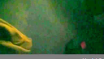 Lésbicas Amadoras Gozam em Ménage Caseiro