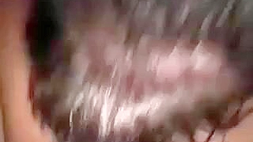 Morena em Ménage Lésbico com Boquetes e Sexo em Grupo Amador