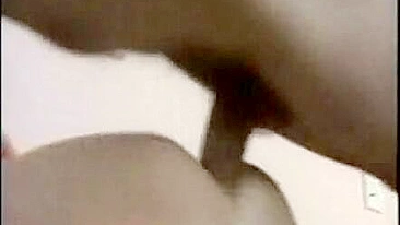 Mãe MILF e Padrasto em Ménage Anal com Gozada na Boca