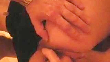 Gangbang Caseiro com MILF Morena, Esposa e Amigo em Orgasmo Anal