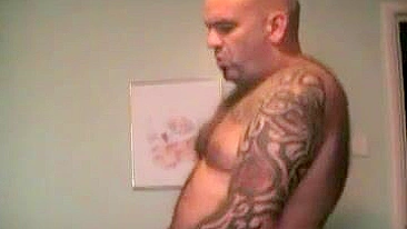 Touros Selvagens e Esposa Puta em Ménage Bissexual