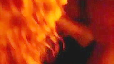 Suruba Interracial com 2 Negões e Esposa Gozada na Cara