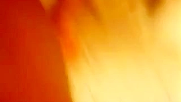 Suruba Interracial com 2 Negões e Esposa Gozada na Cara