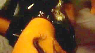 MILF Casada em Ménage Caseiro com Desconhecido e Marido