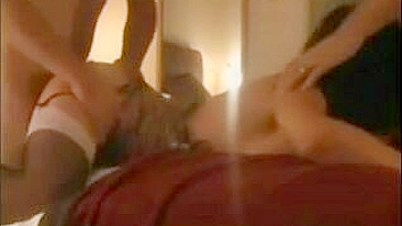 MILF Asiática Amadora em Suruba com Meias e Collants