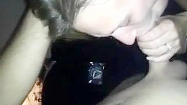 MILF Casada Trocando Porra com Dois Machos em Trio Amador