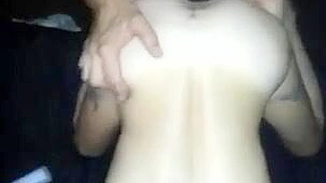 MILF Casada Trocando Porra com Dois Machos em Trio Amador