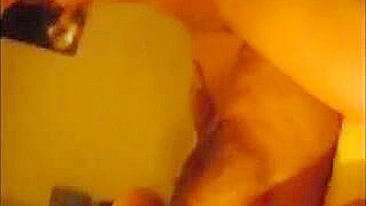 Loira Swingueira em Ménage Caseiro com Dois Paus e Gemidos