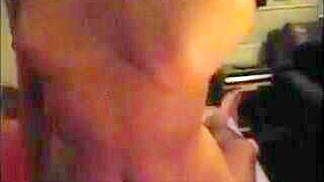 Loira Swingueira em Ménage Caseiro com Dois Paus e Gemidos