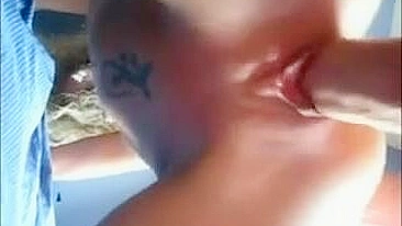 MILF Gangbanged com Pernas Apertadas em Ménage Caseiro