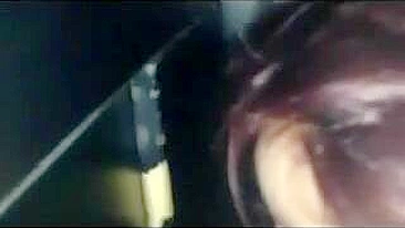 Trio de MILF Swingueira no Gloryhole com Gozada na Boca e Gangbang Facial