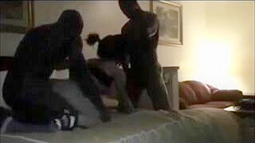 Esposa Tailandesa Adora Paus Pretos Grandes em Gangbang Amador Caseiro