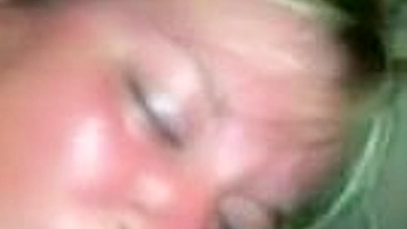 Loira Gordinha Casada em Ménage com Gozada na Cara e Engolindo