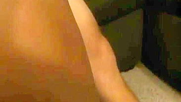 Morena Peitinho Pequeno Gangbanged em Trio Amador